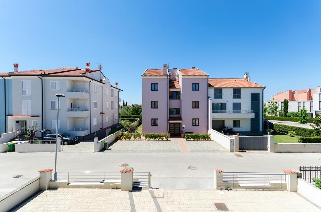 Apartments Valbruna Rovigno Esterno foto