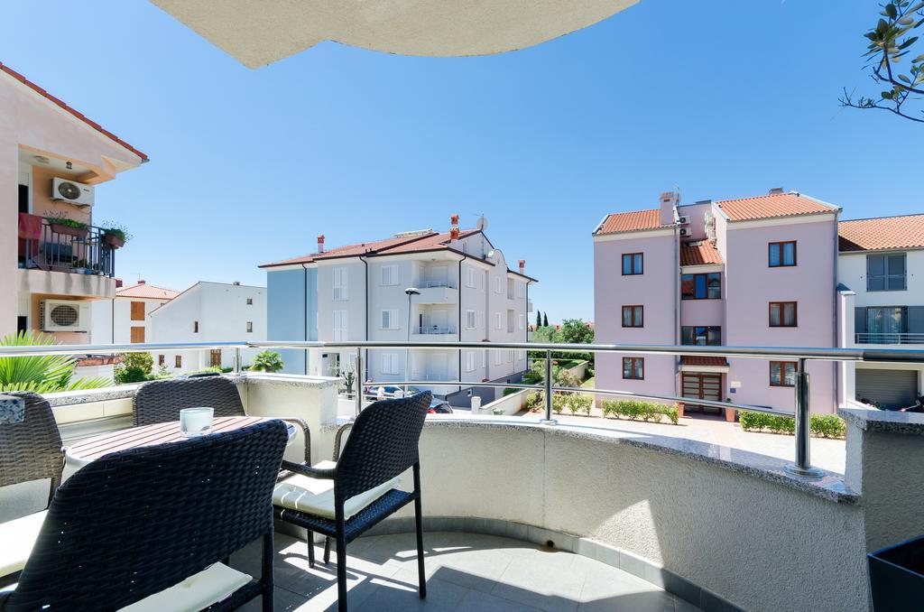 Apartments Valbruna Rovigno Esterno foto