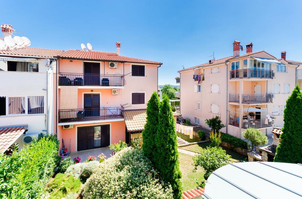 Apartments Valbruna Rovigno Esterno foto